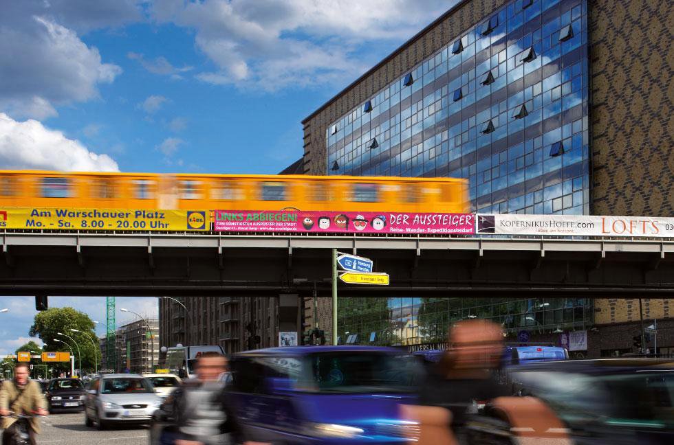 Brückenwerbung, Brückenbanner, Berlin